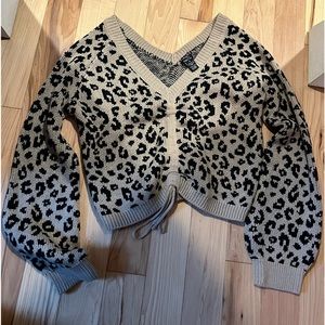 Women’s Cropped Sweater- XS